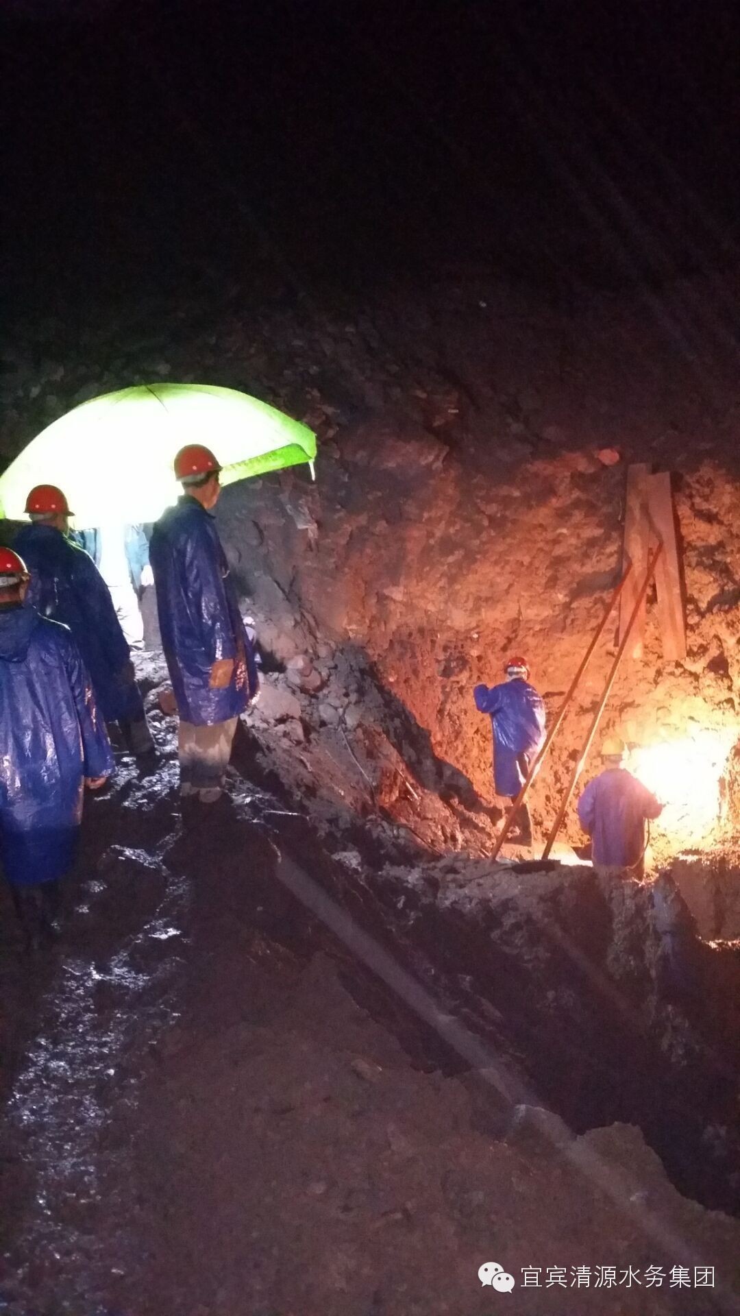 排除萬難 全力搶險(xiǎn)