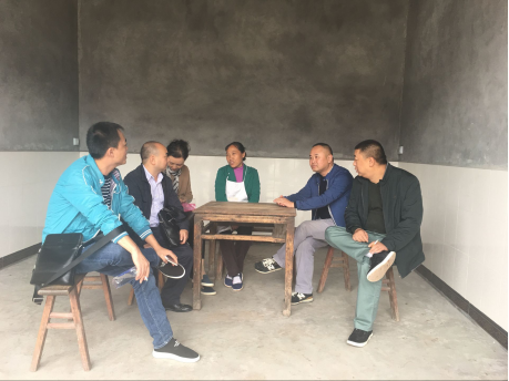 走訪(fǎng)結(jié)對(duì)貧困戶(hù) 真情慰問(wèn)助脫貧