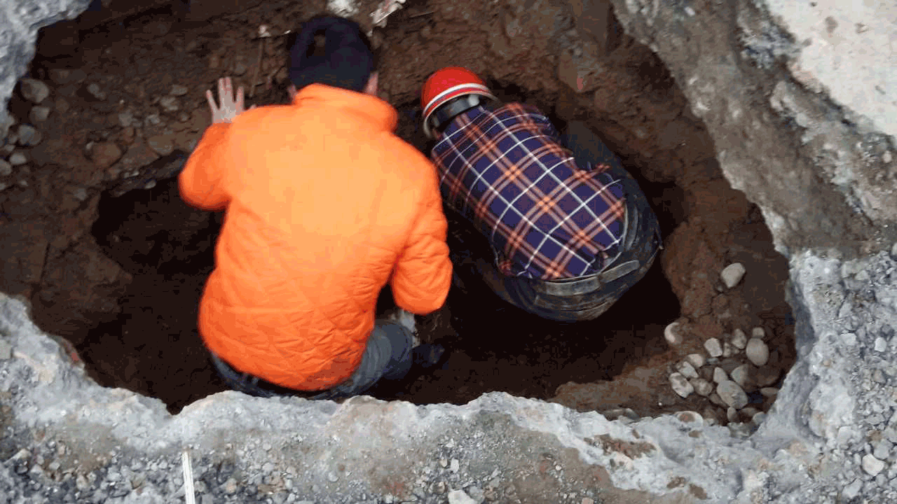 建恒公司維修人員全心全意為人民服務