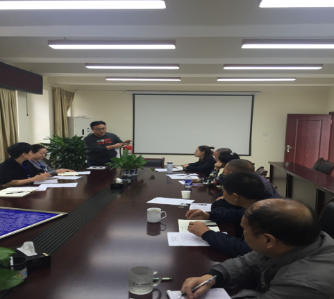 臨港公司營銷部開展安全知識和業(yè)務(wù)培訓(xùn)