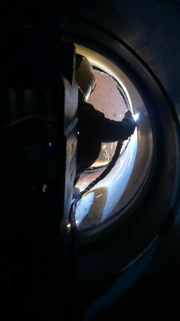 連夜施工戰(zhàn)猶酣 風雨兼程保供水