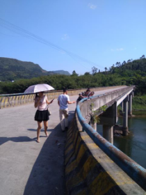 勤勤懇懇為工作，認(rèn)認(rèn)真真為百姓