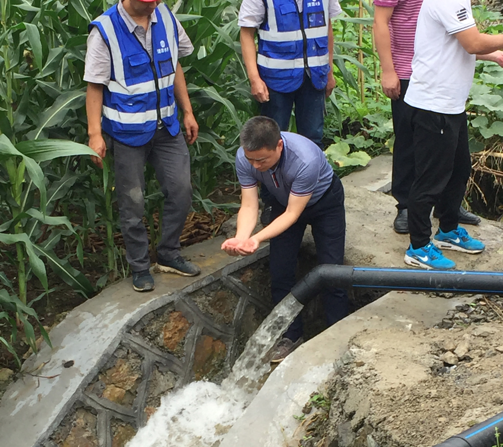 徹夜奮戰(zhàn)14小時(shí)，圓滿完成震區(qū)臨時(shí)供水保障任務(wù)