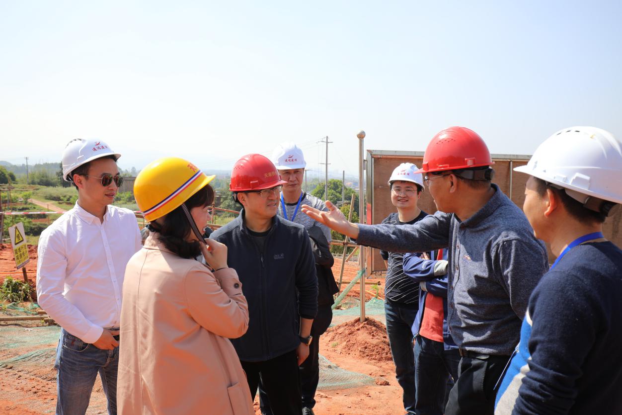 集團公司黨委書記、董事長周燕賓深入天泉公司一線調(diào)研指