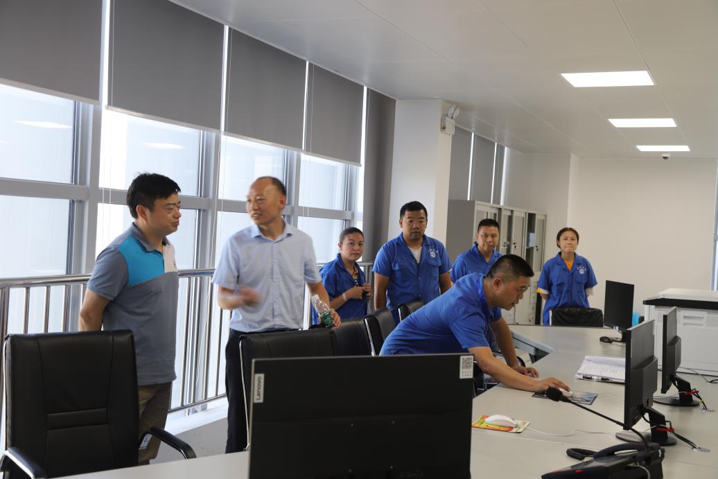 市住房和城鄉(xiāng)建設(shè)局領(lǐng)導(dǎo)到我司開(kāi)展汛期安全檢查