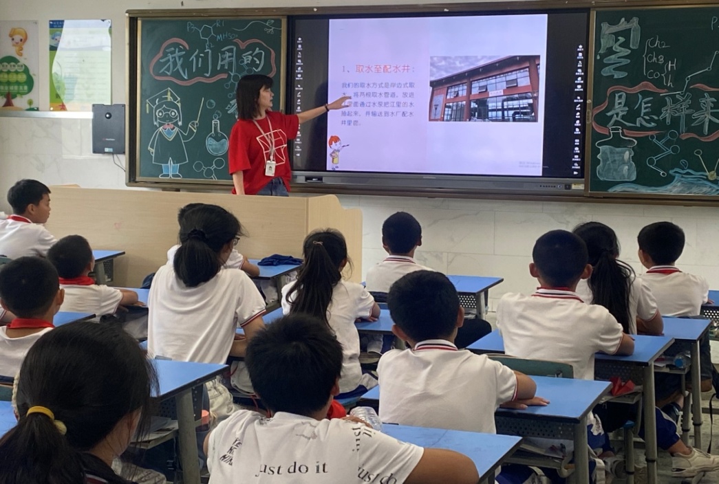 學史力行辦實事 進校聯(lián)動贏贊譽