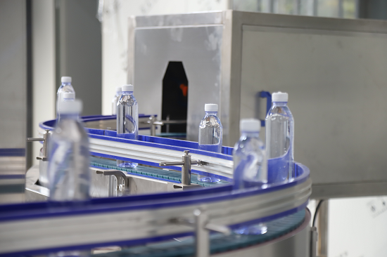 集團(tuán)公司領(lǐng)導(dǎo)調(diào)研投資公司純凈水項目