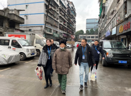 節(jié)前慰問送溫暖，情系下渡口社區(qū)困難群眾