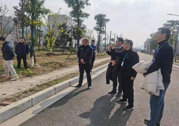 調(diào)研生產(chǎn)進基層，訪廉問廉匯民聲