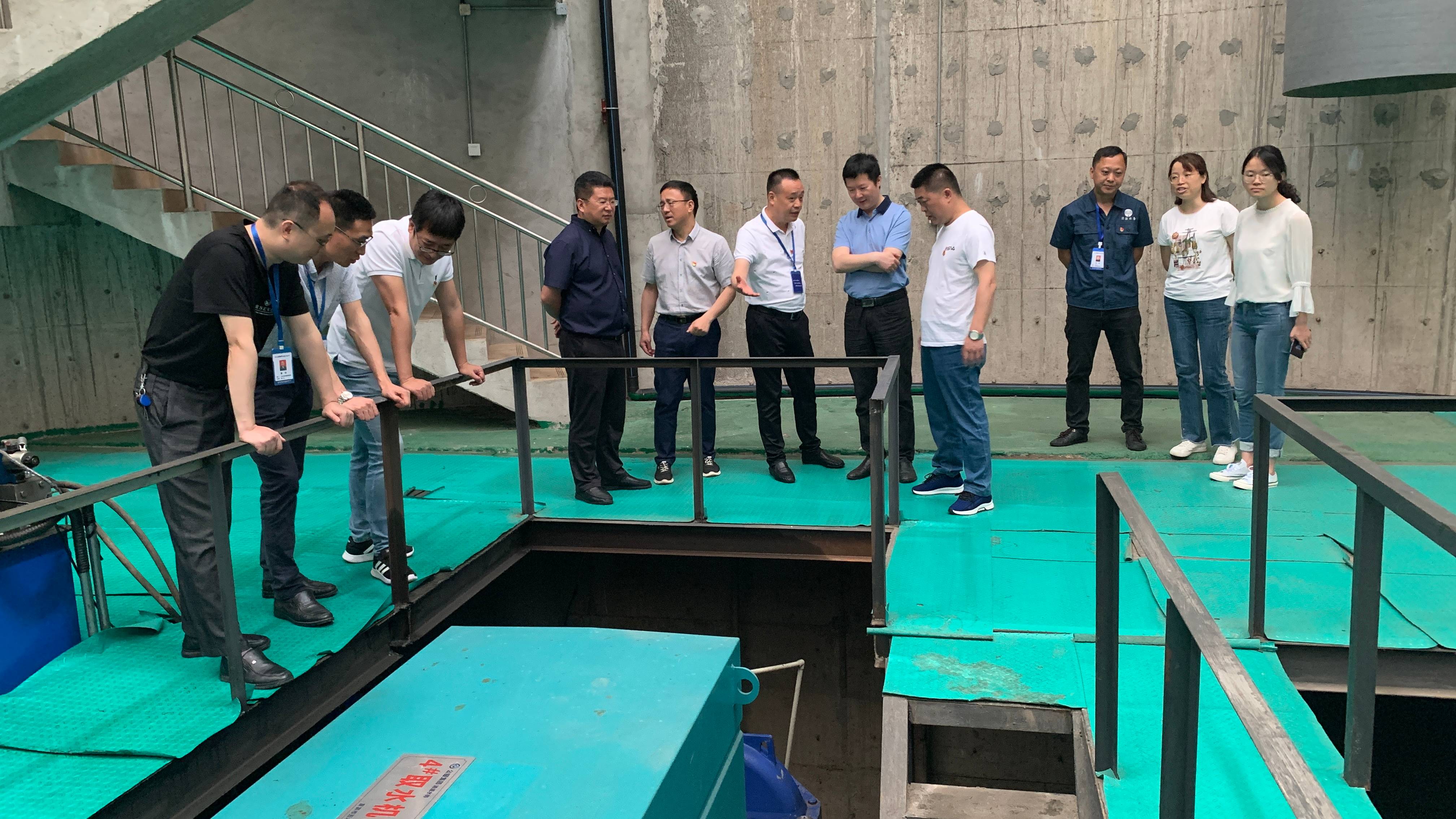 市公服集團(tuán)黨委委員、監(jiān)事會(huì)主席周威帶隊(duì)調(diào)研清源水務(wù)公司