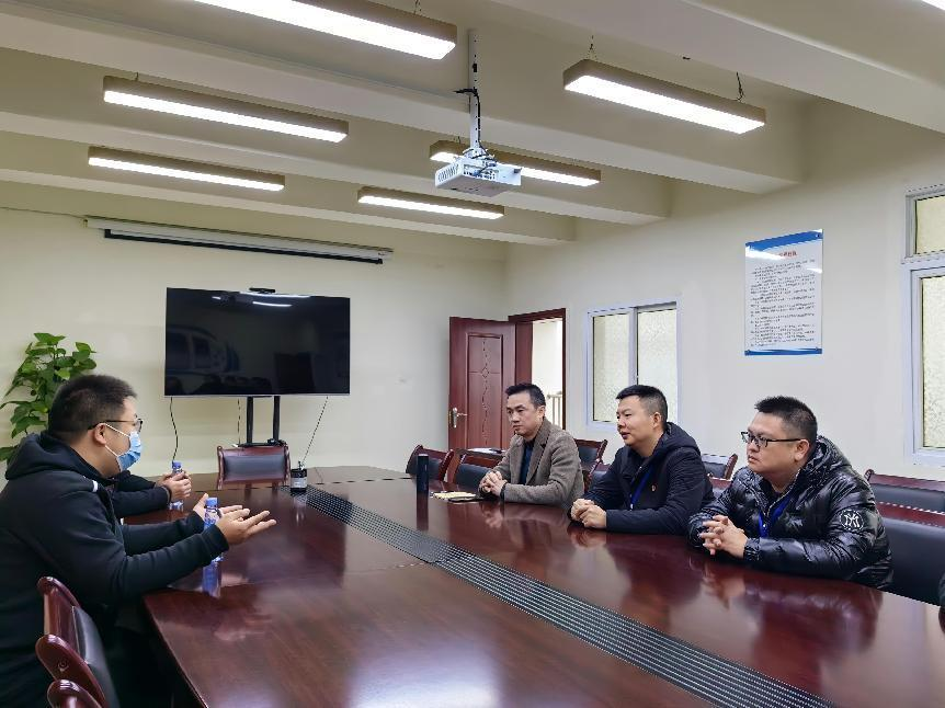 助校解憂獲錦旗 精準(zhǔn)服務(wù)受好評