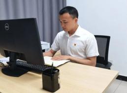 《榜樣在身邊》系列報道——陳顯洪、趙金玉：實干擔當促發(fā)展 立足崗位建新功